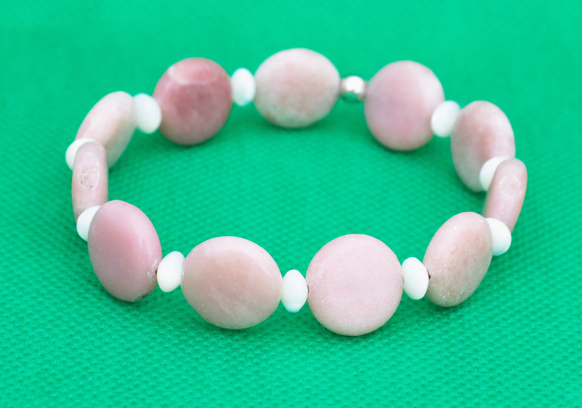 Andenopal Edelsteinarmband auf Elastikfaden aufgezogen  