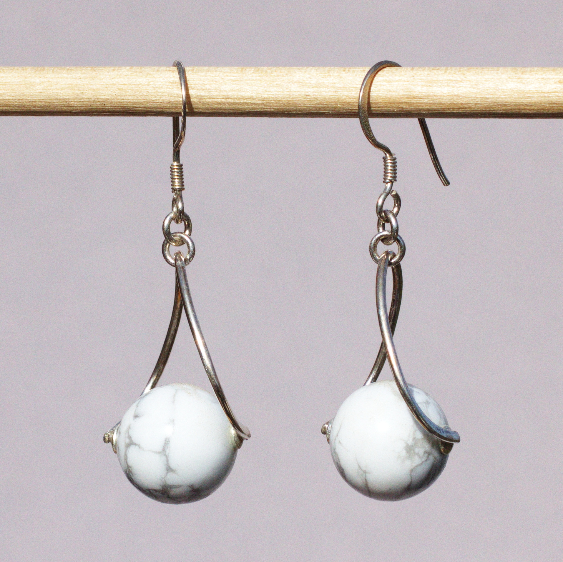 Magnesit Ohrhänger mit Fischhaken Drop in 925 Silber