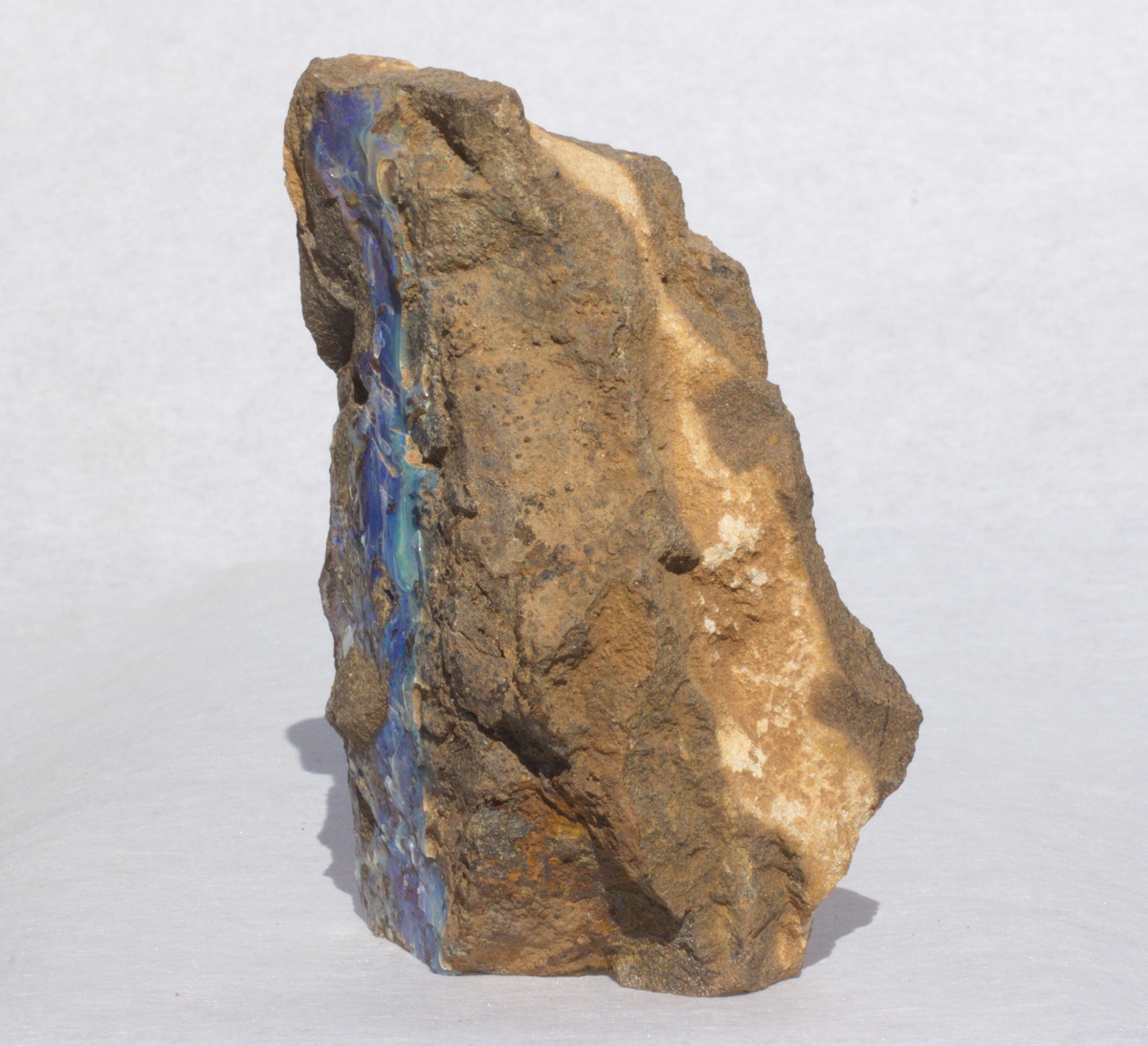 Boulderopal, Rohstein