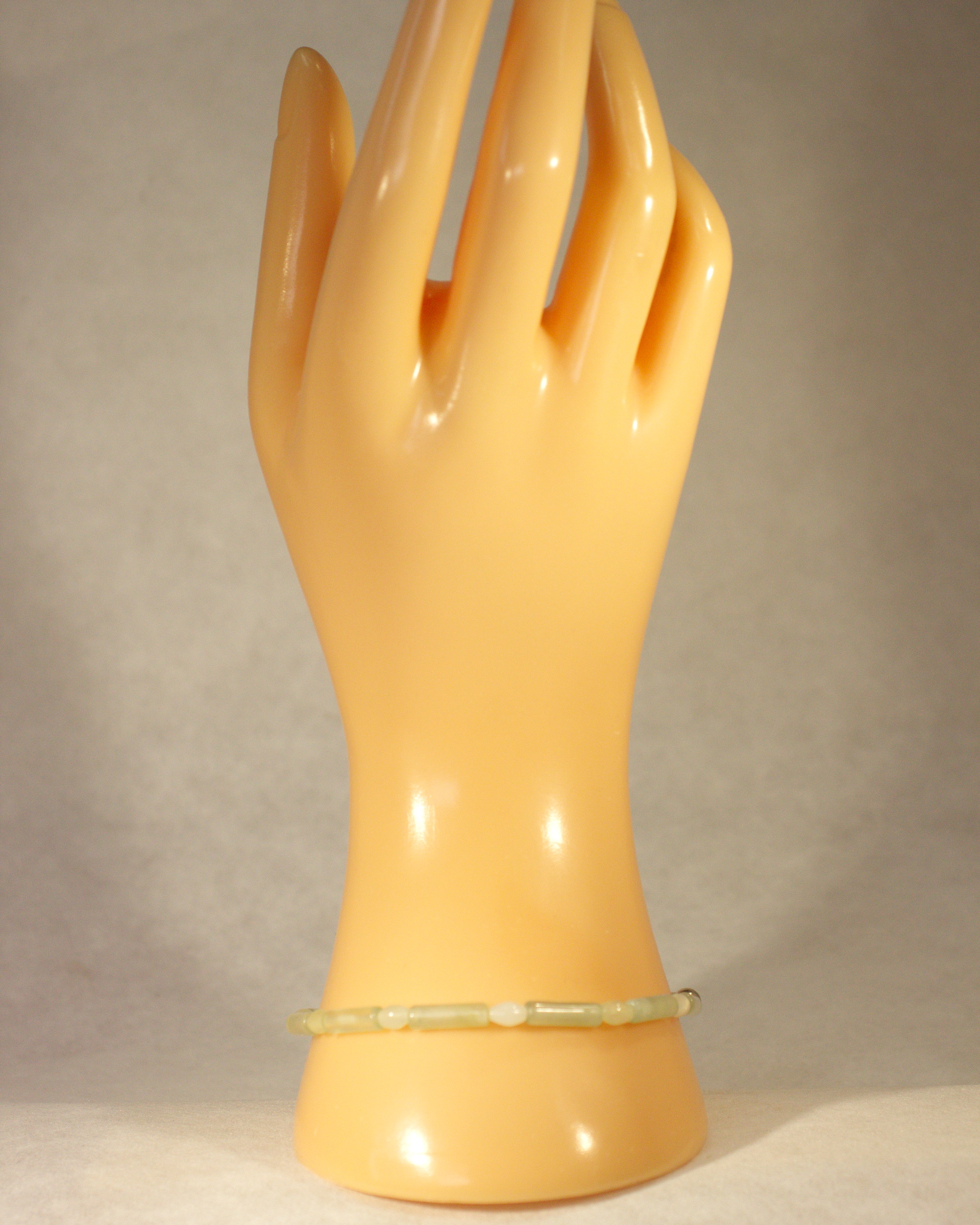 Serpentin Edelsteinarmband auf Elastikfaden aufgezogen 