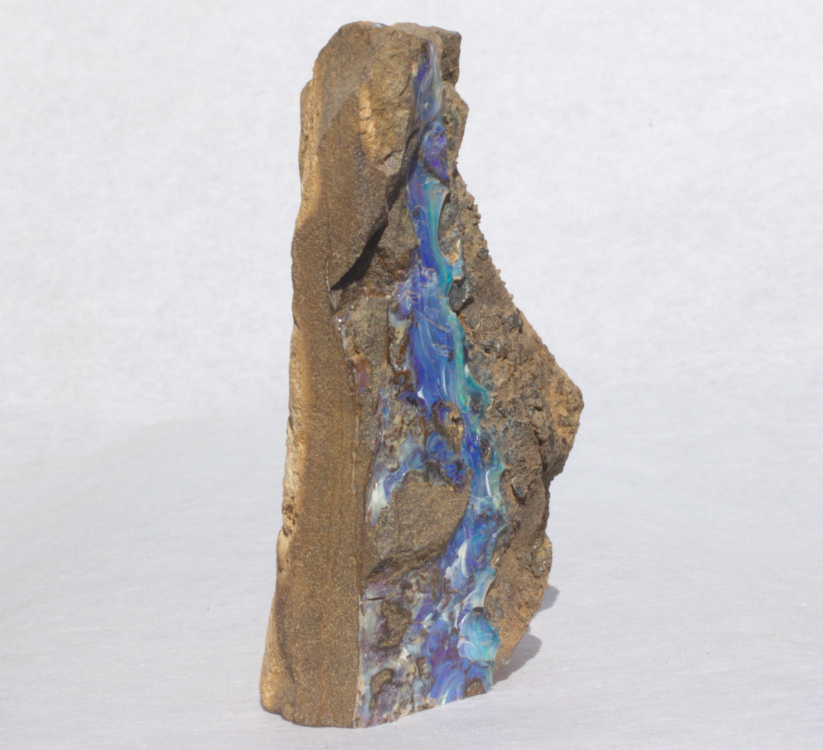 Boulderopal, Rohstein