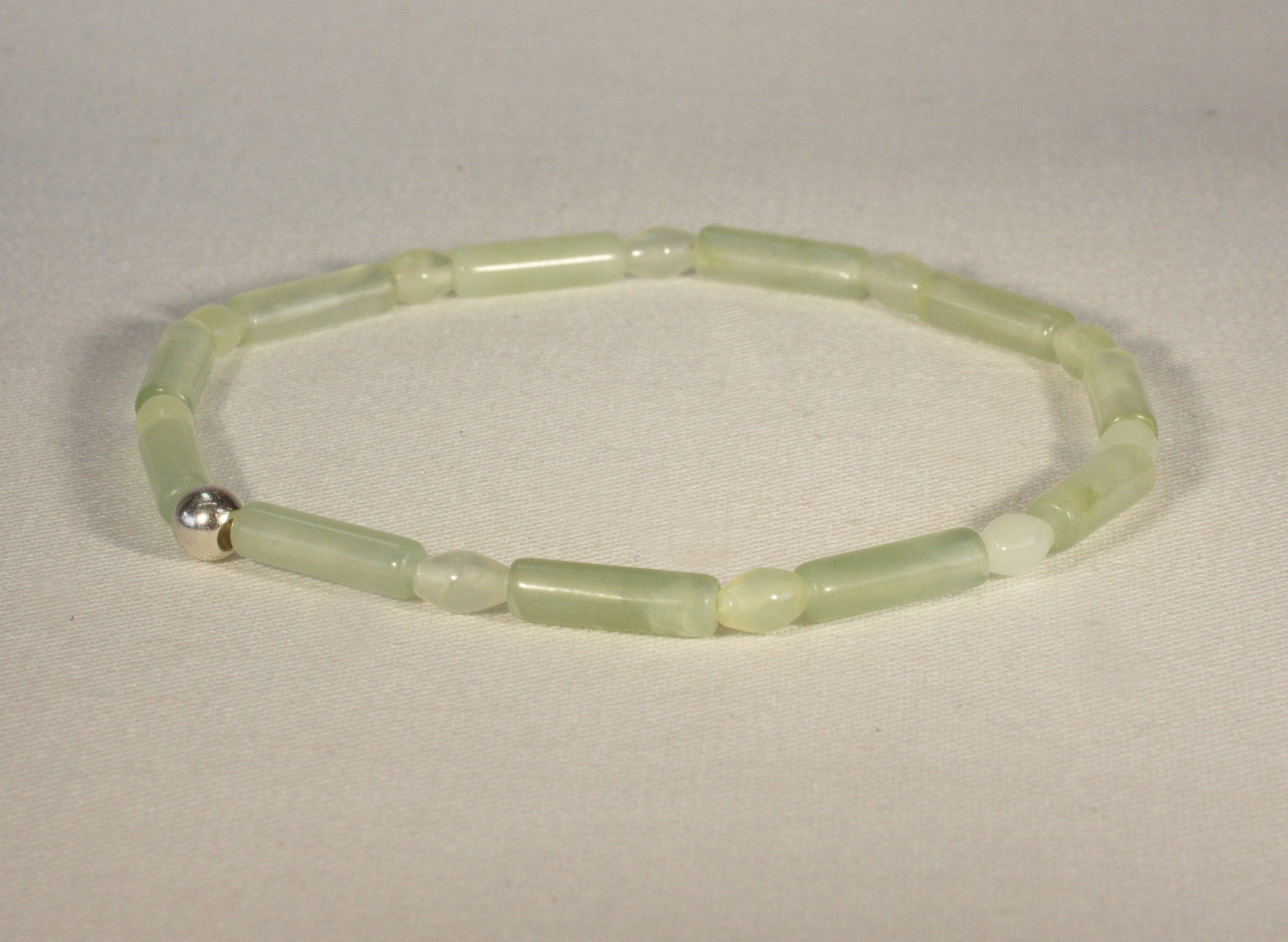 Serpentin Edelsteinarmband auf Elastikfaden aufgezogen 